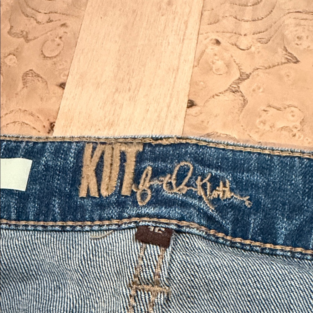 Kut from the Kloth Light Blue Skinny Jeans - Picture 6 of 10